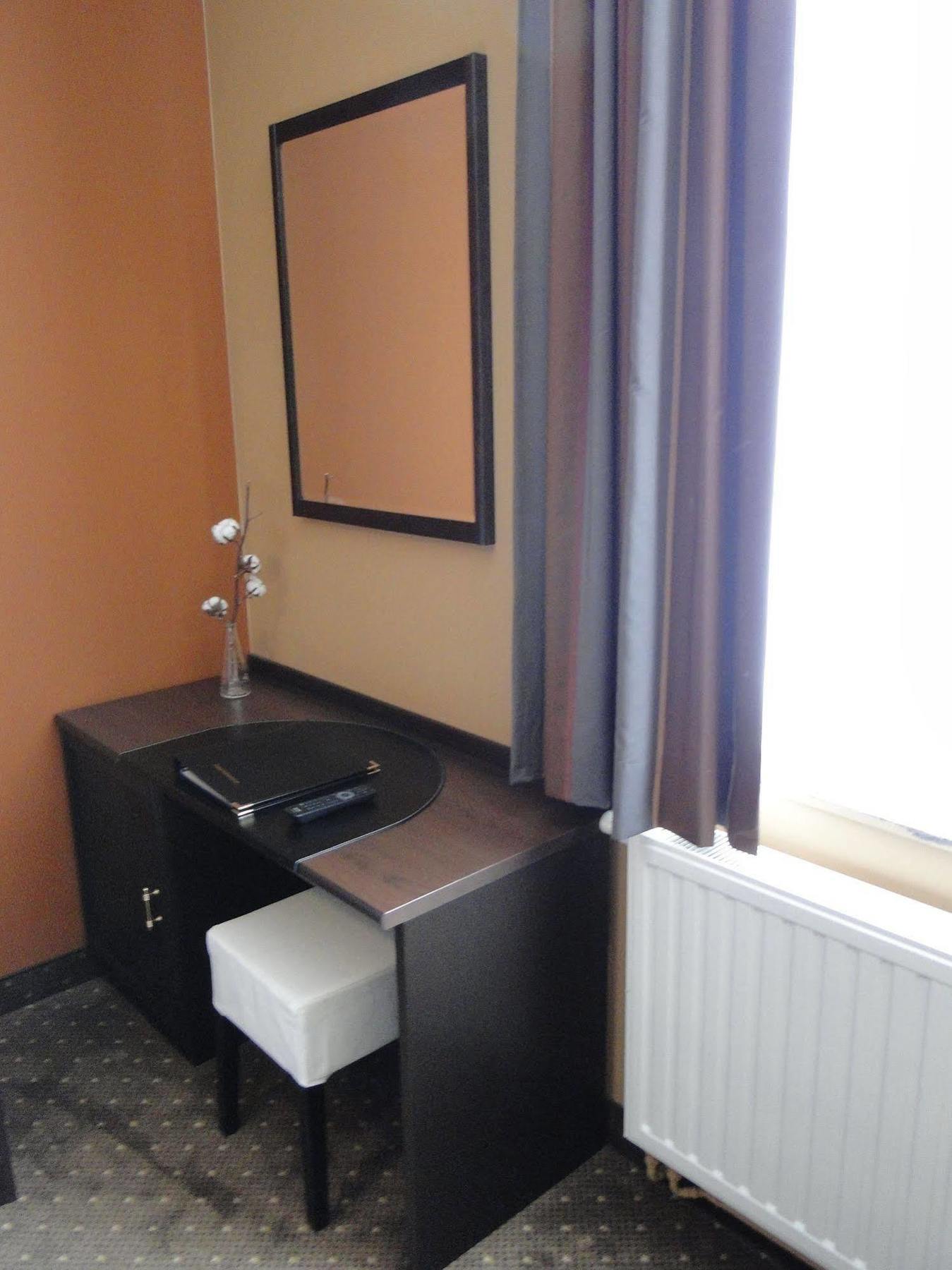 Hotel Malon Leuven Bagian luar foto